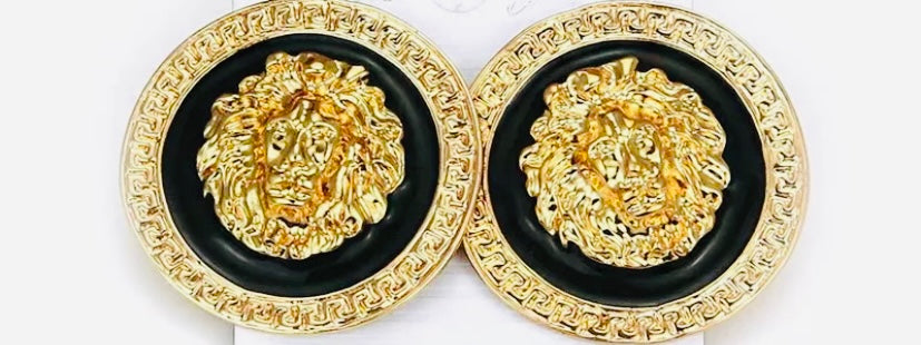Glam Gold Round Lion Earrings